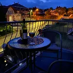 Lejlighed Chestnut Hill- *