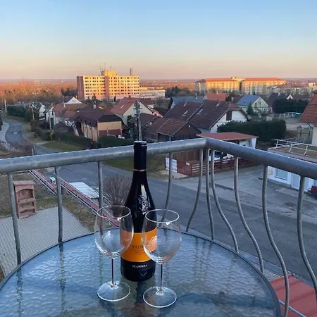 Apartament Chestnut Hill- *